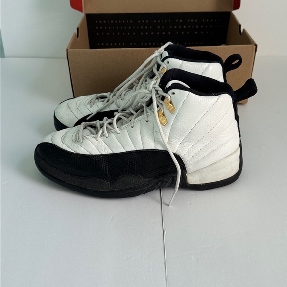 Nike Size 10 - Air Jordan 12 OG 1997 Taxi 130690-101 Authentic Make an offer! - Picture 3 of 13